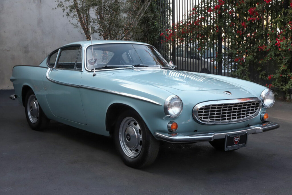 carinvest-1966-Volvo-1800S-Coupe-01