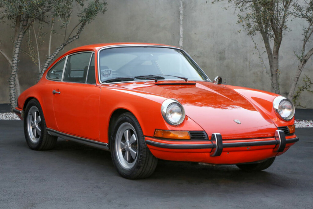 carinvest-1971-Porsche-911T-Karmann-Coupe-01